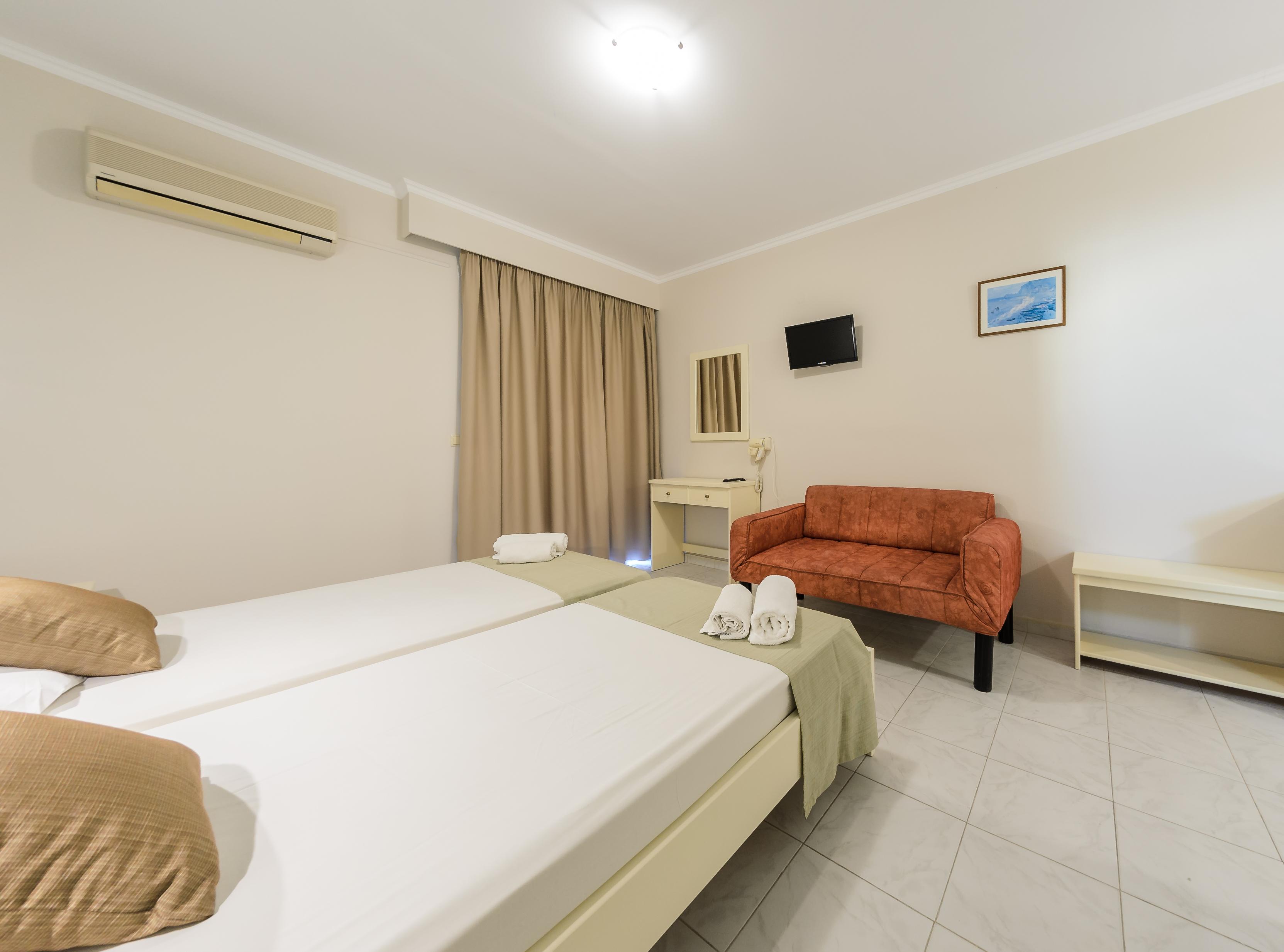 Karras Hotel Лаганас Экстерьер фото