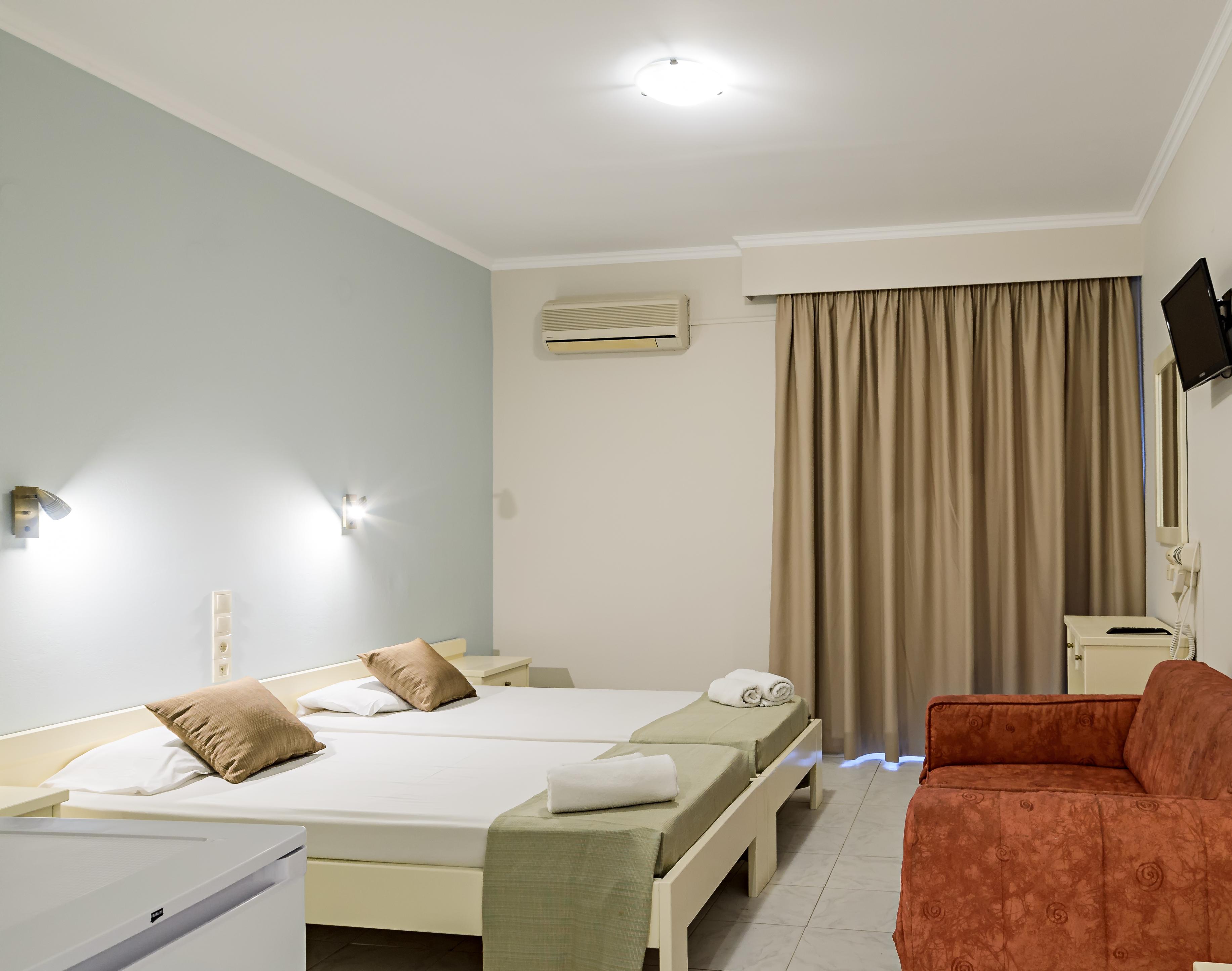 Karras Hotel Лаганас Экстерьер фото