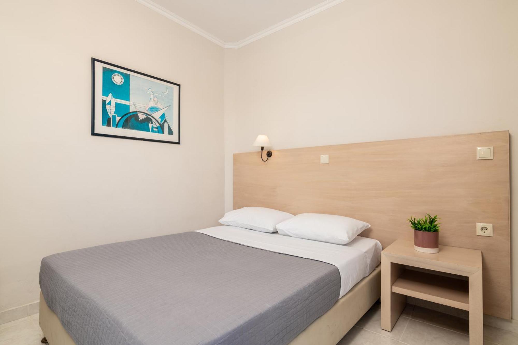 Karras Hotel Лаганас Экстерьер фото